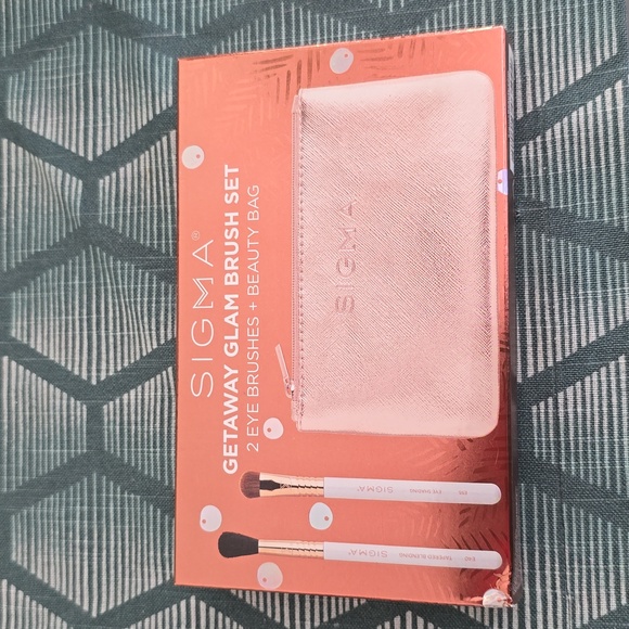 SIGMA BEAUTY BRAND WOMEN'S GETAWAY GLAM BRUSHSET - Picture 2 of 10